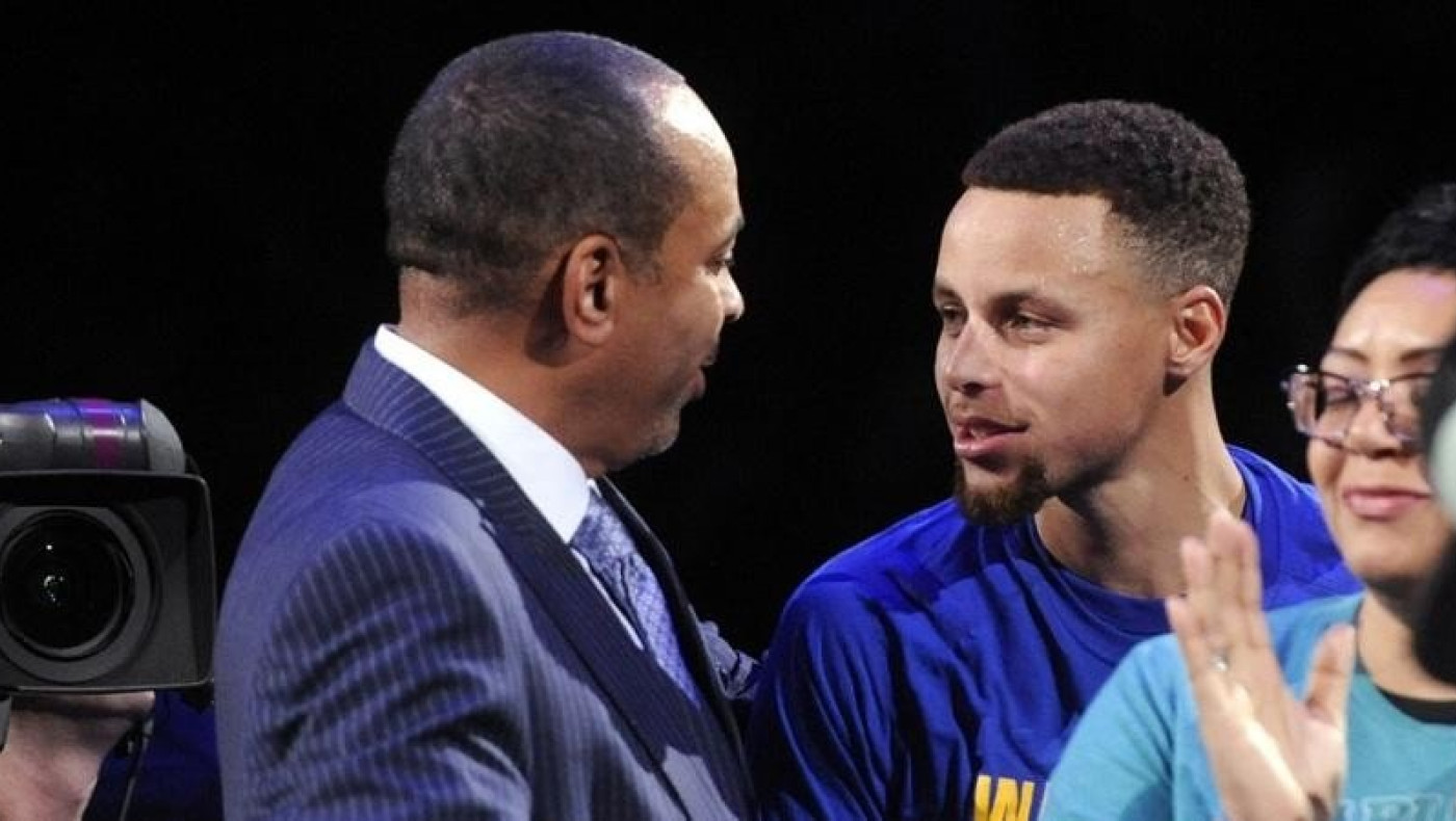 Τίμησαν τον πατέρα Κάρι, ο υιός τους «σκότωσε» (video)