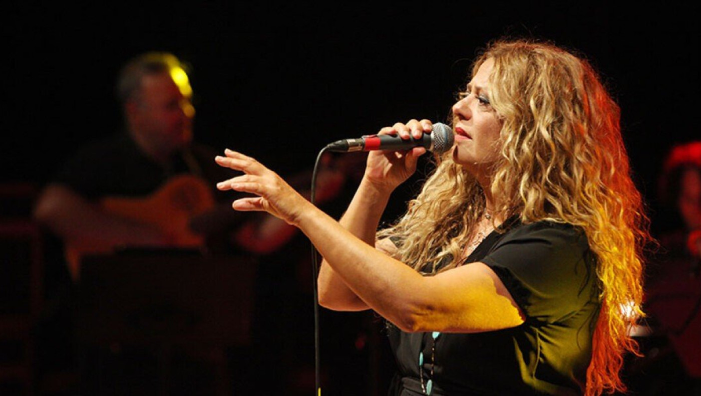 Τσαλιγοπούλου: «Είμαι 100% υπέρ της υιοθεσίας παιδιών από ομόφυλα ζευγάρια»