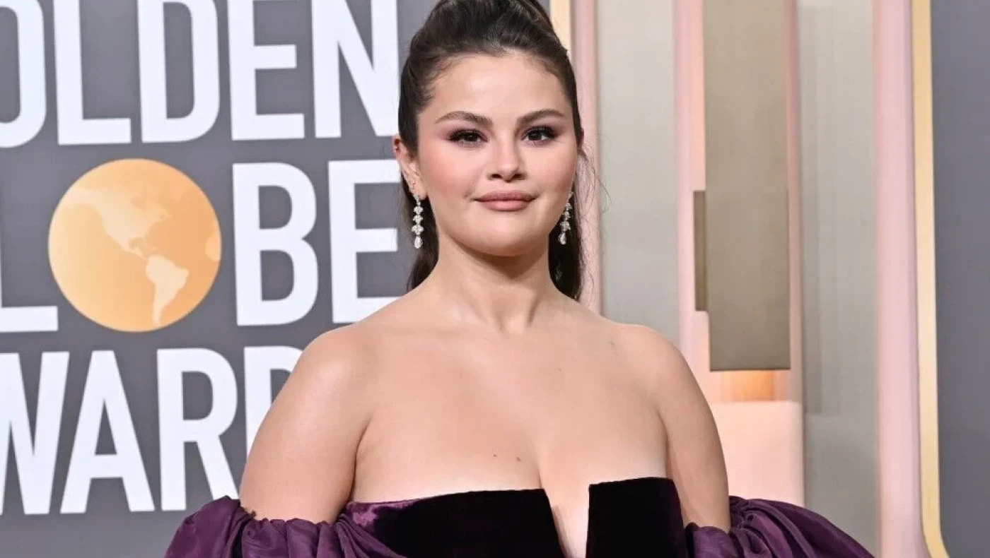 Σελένα Γκόμεζ: «Είμαι ελεύθερη» - Το viral φλερτ με τους παίκτες σε αγώνα ποδοσφαίρου