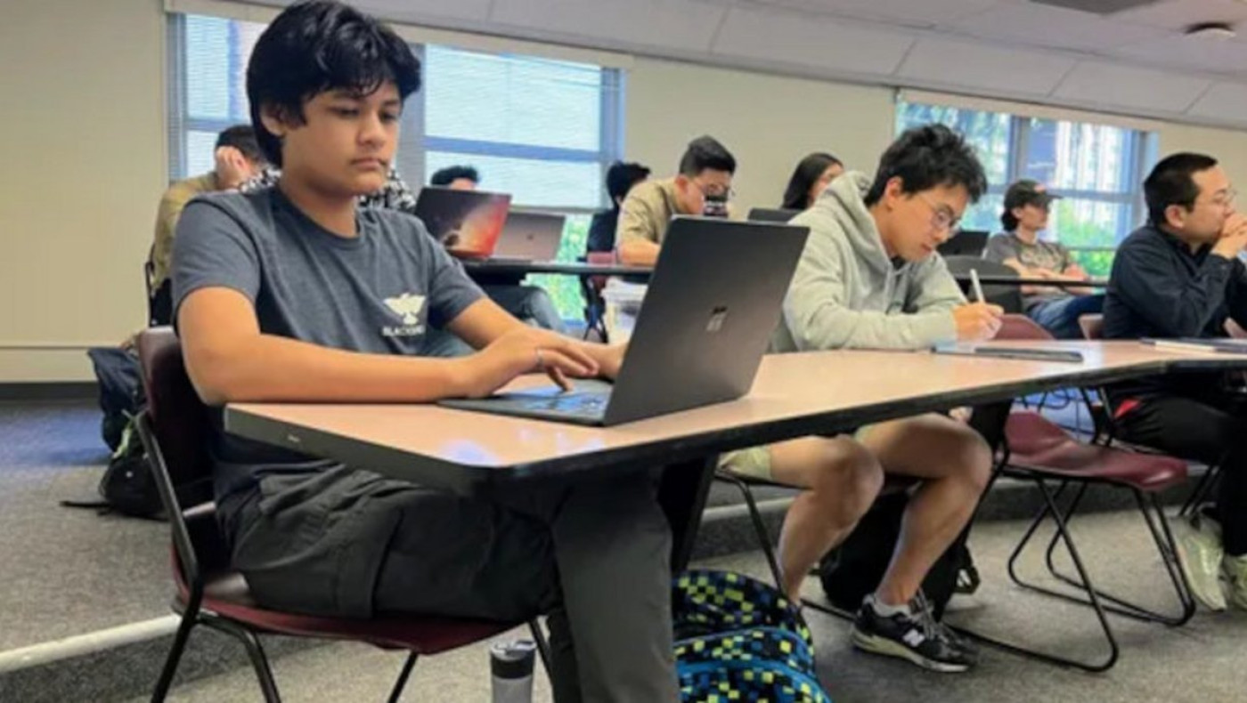 Ο Έλον Μασκ προσέλαβε 14χρονο «παιδί-θαύμα»>