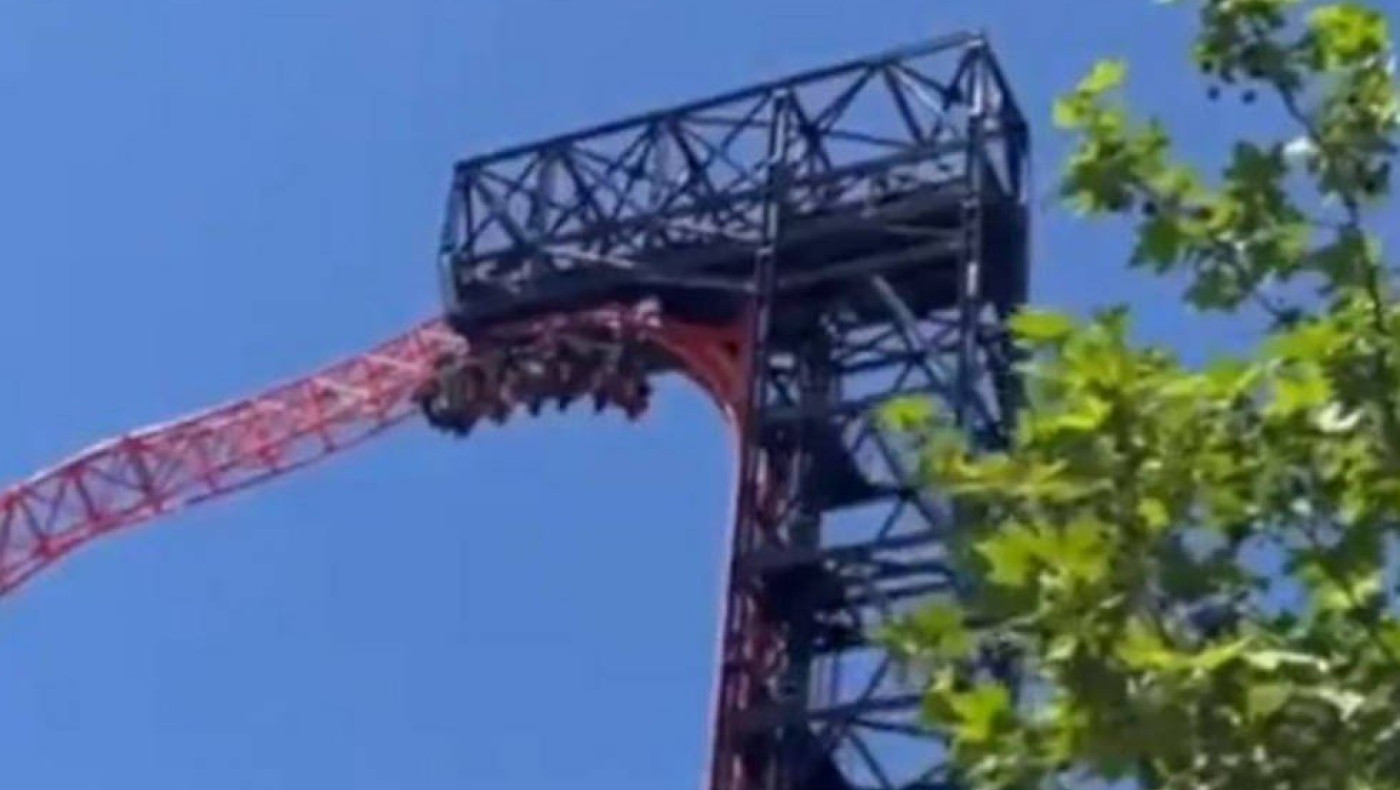 Κίνα: Τρόμος σε τρενάκι λούνα παρκ - Σταμάτησε ανάποδα για μισή ώρα