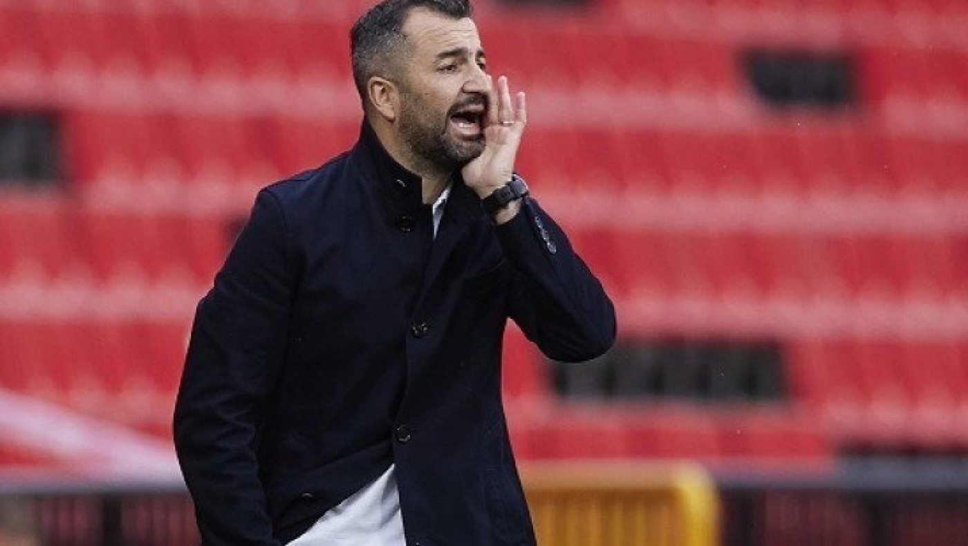 Oλυμπιακός: Στην Ελλάδα ο Μαρτίνεθ, υπογράφει διετές συμβόλαιο