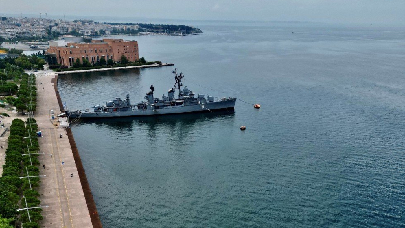 Έργα συντήρησης στη Νέα Παραλία για πρώτη φορά μετά την ανάπλασή της