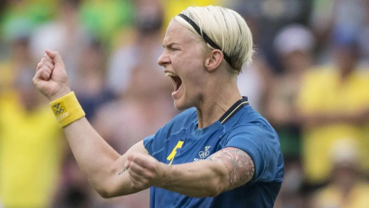 Πρώην διεθνής Σουηδίας: «Έπρεπε να δείξουμε τα γεννητικά μας όργανα για να παίξουμε »