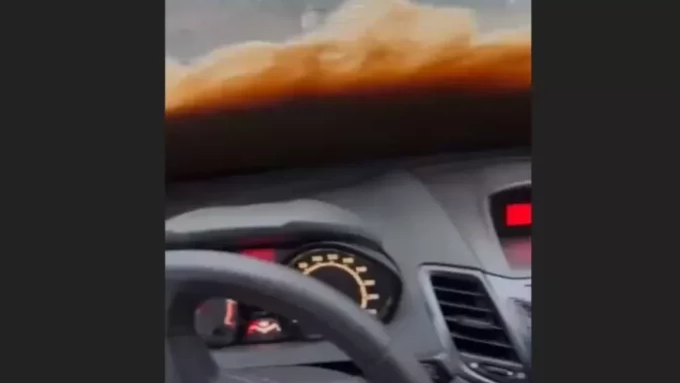 Χαλκιδική: Βίντεο-σοκ με αυτοκίνητο που παρασύρθηκε από χείμαρρο