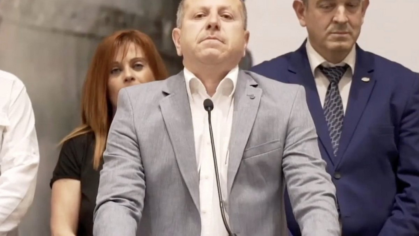 Υποψήφιος του κόμματος Νίκη έβαλε τα κλάματα σε ομιλία του και μίλησε για θαύματα