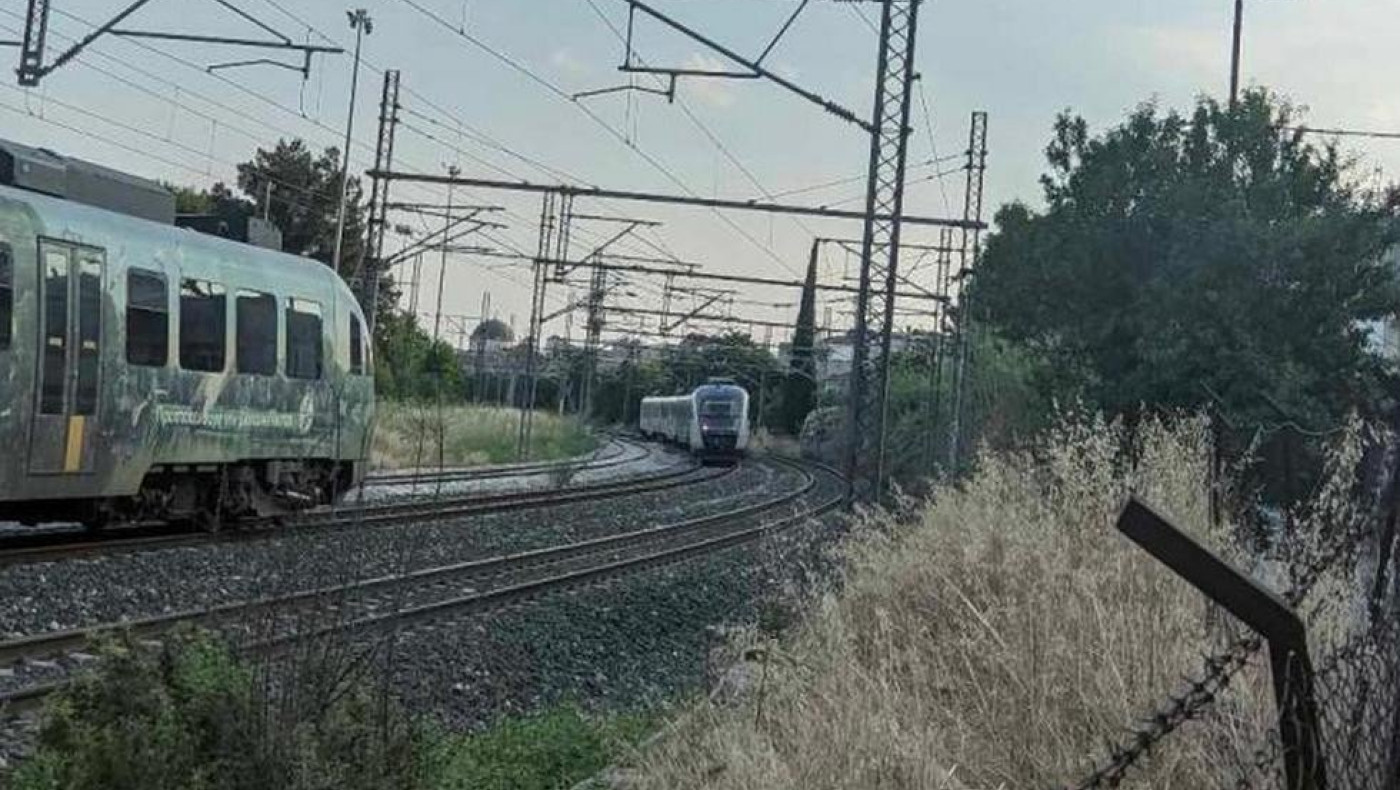 Απίστευτο: Παραλίγο νέα σιδηροδρομική τραγωδία-Δύο τρένα στην ίδια γραμμή (Pics)