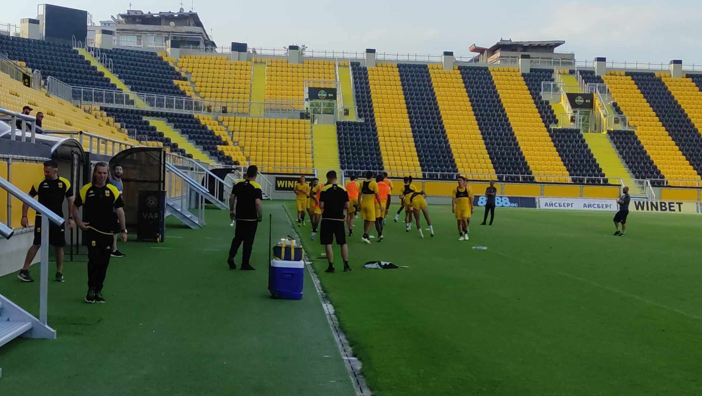 Προπόνηση του Άρη στο «Χρίστο Μπότεφ»