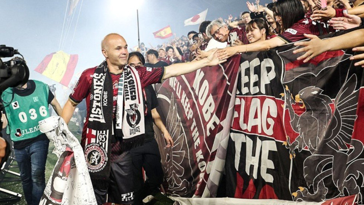 Αποθέωση και συγκίνηση στο αντίο του Ινιέστα στη Βίσελ Κόμπε