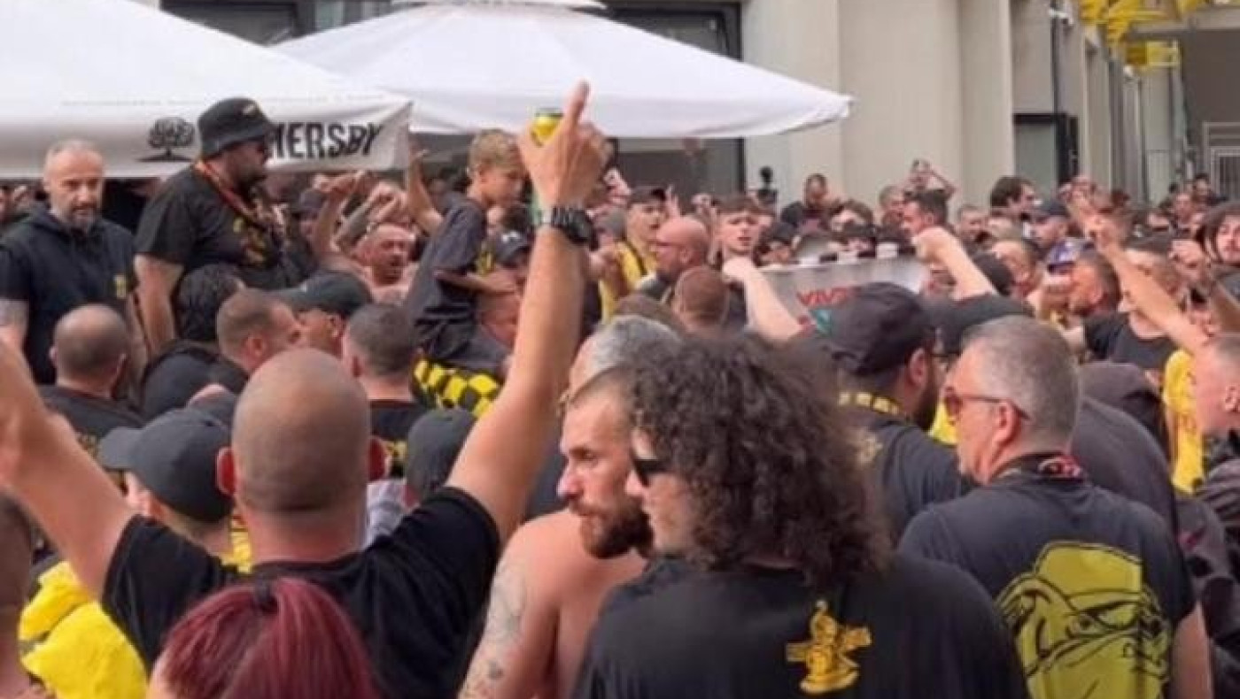 Τραγούδησαν συνθήματα μαζί οι οπαδοί του Άρη και της Μπότεφ