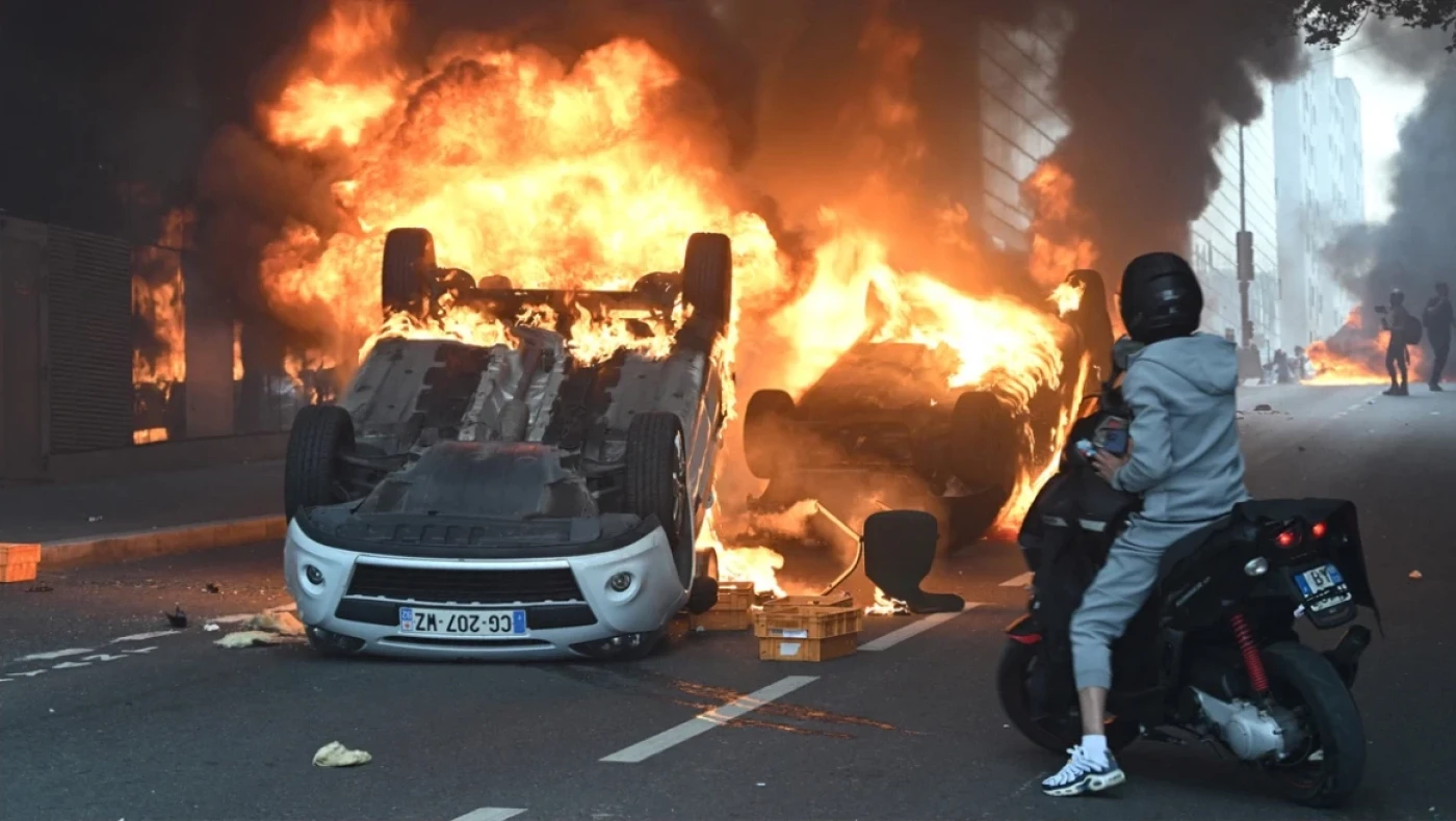 Γαλλία: Νεκρός διαδηλωτής - Έπεσε από ταράτσα κτηρίου