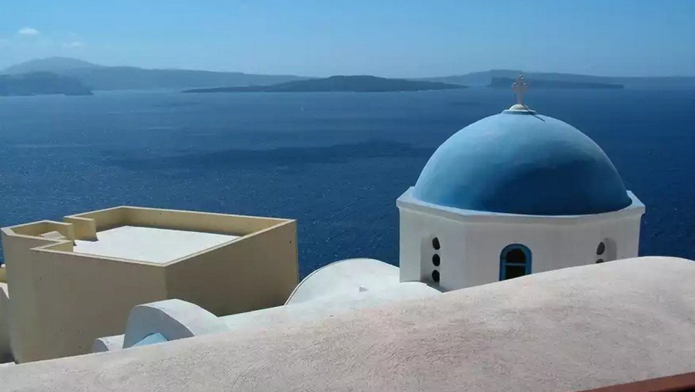 Τουρισμός: Με μικρά πορτοφόλια οι φετινοί τουρίστες - Ξοδεύουν λιγότερα - Ανησυχία σε Μύκονο και Σαντορίνη