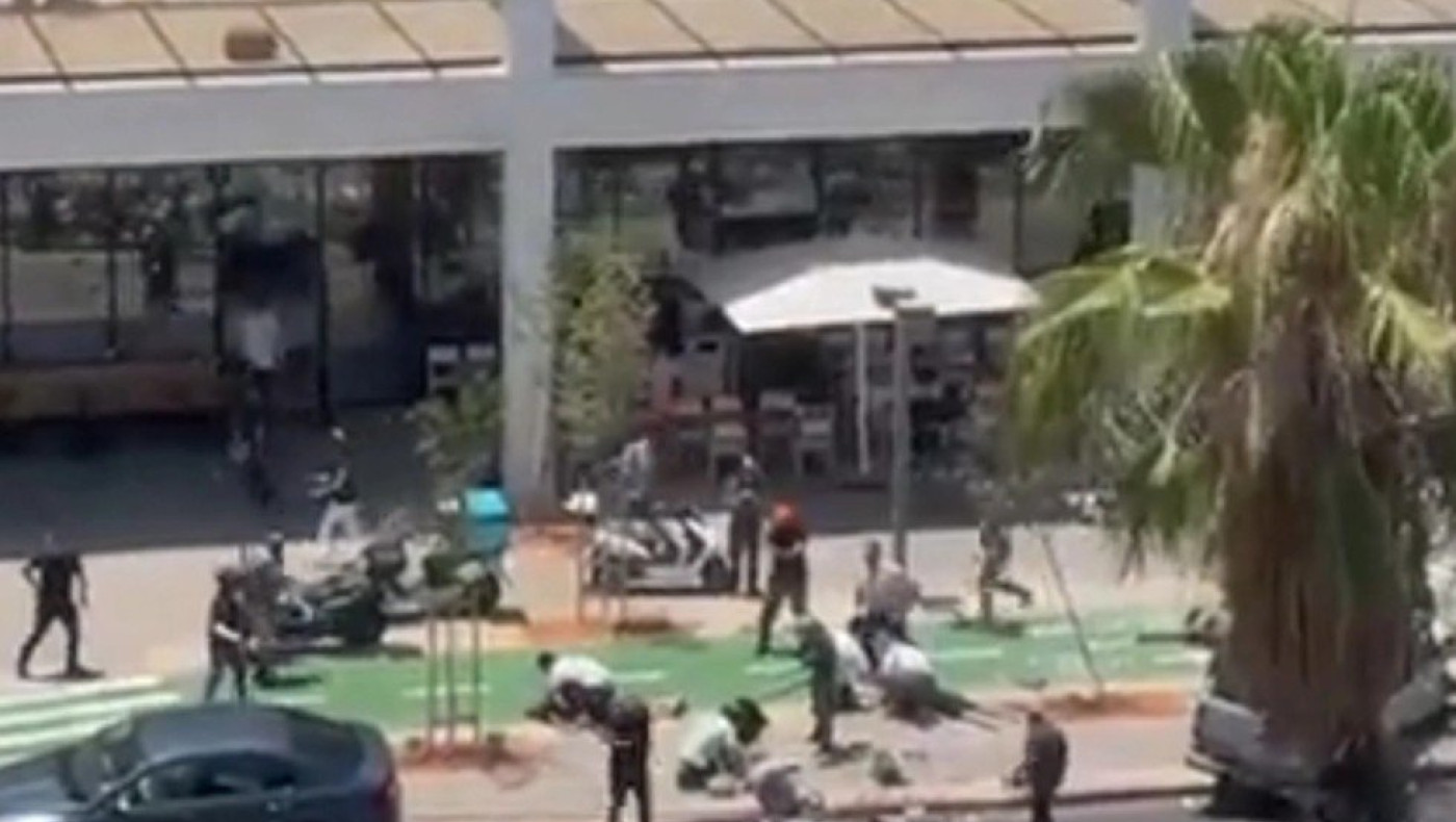 Ισραήλ: Επίθεση με αυτοκίνητο και μαχαίρι στο Τελ Αβίβ - Τουλάχιστον επτά τραυματίες