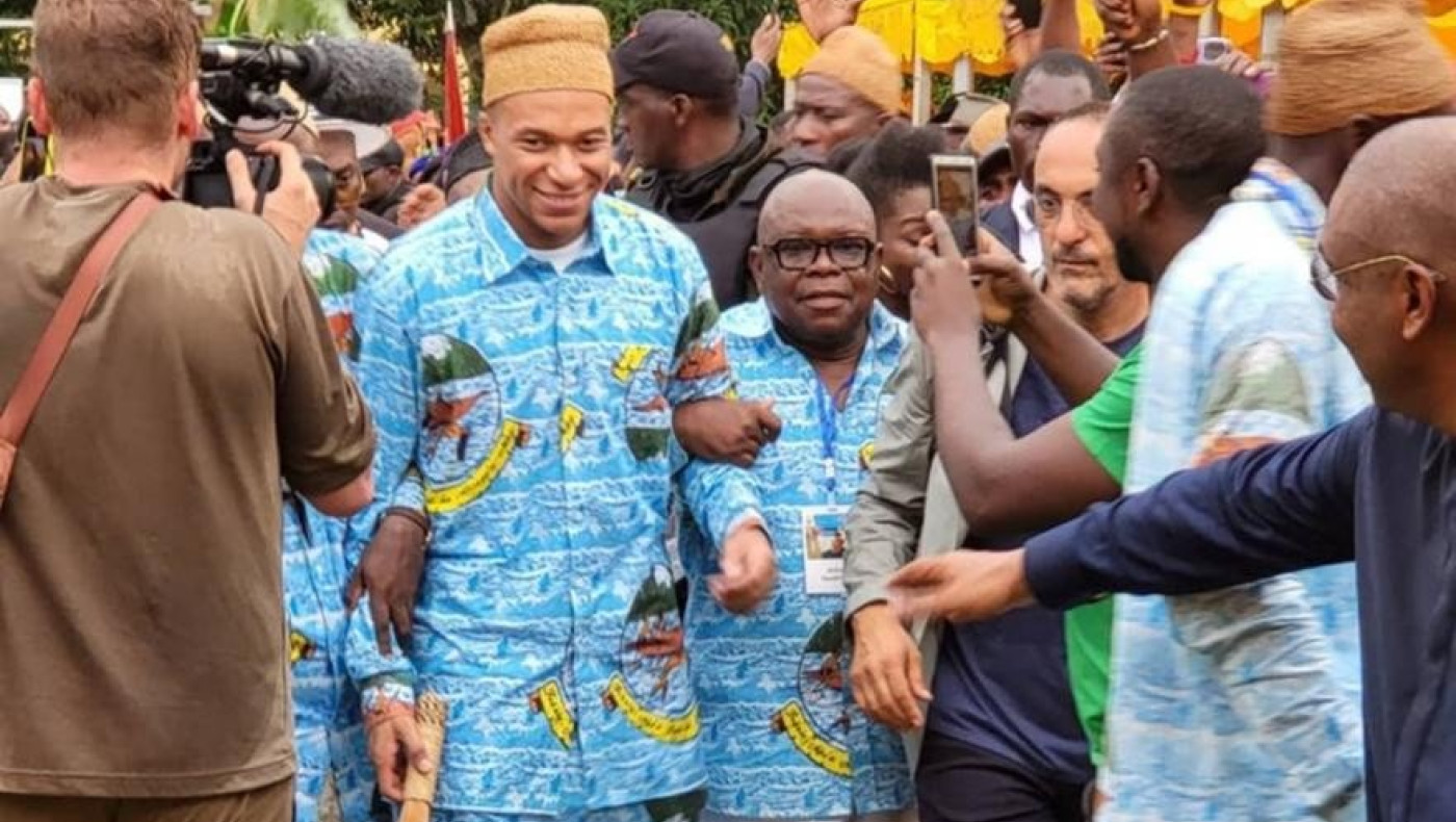 Στο Καμερούν ο Μπαπέ!