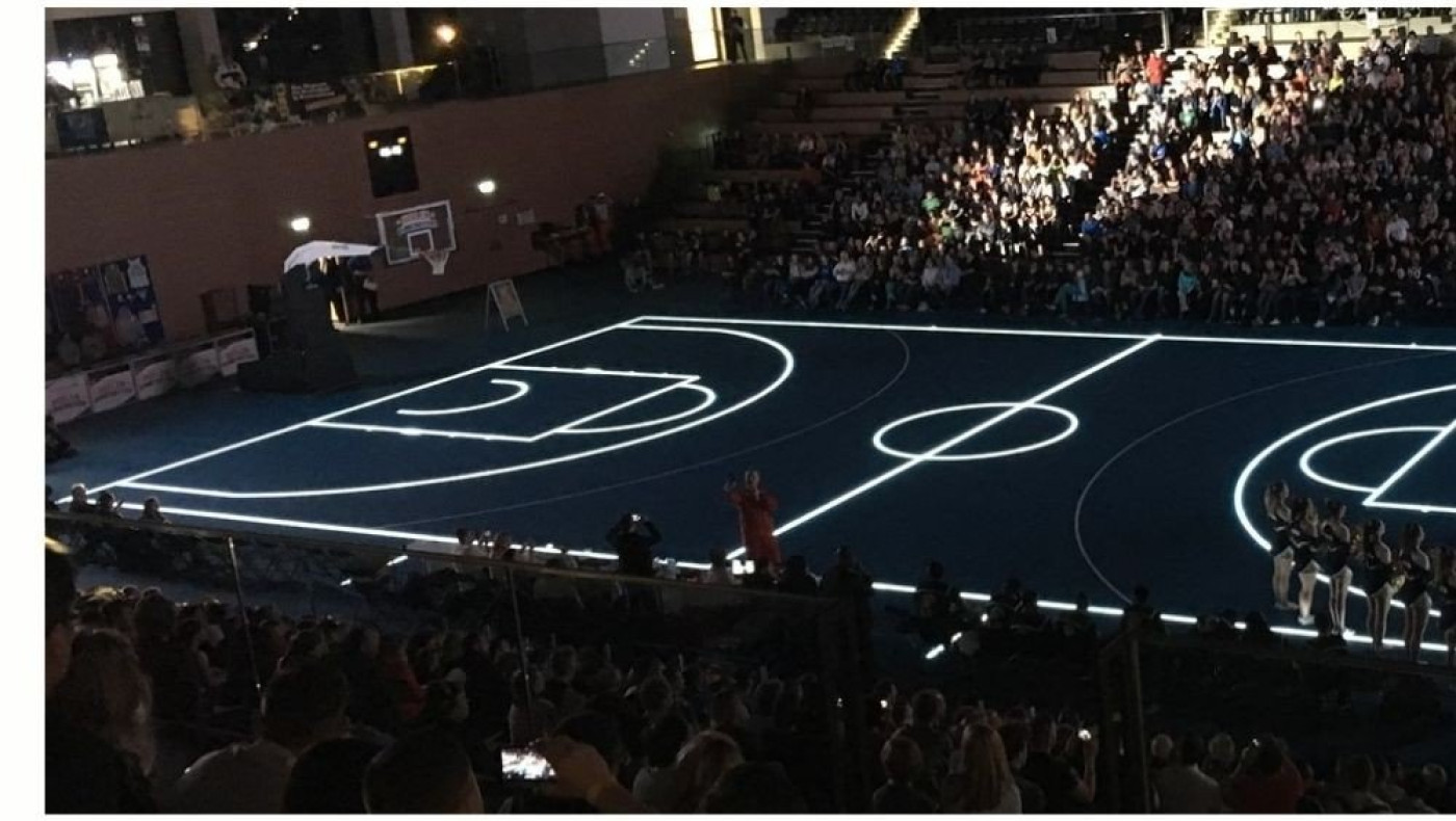 FIBA: Σήμερα ο πρώτος επίσημος αγώνας μπάσκετ σε γυάλινο γήπεδο!