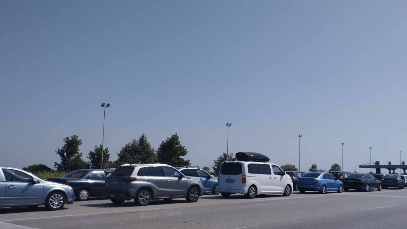 Θεσσαλονίκη: Mεγαλες ουρές στα Μάλγαρα!