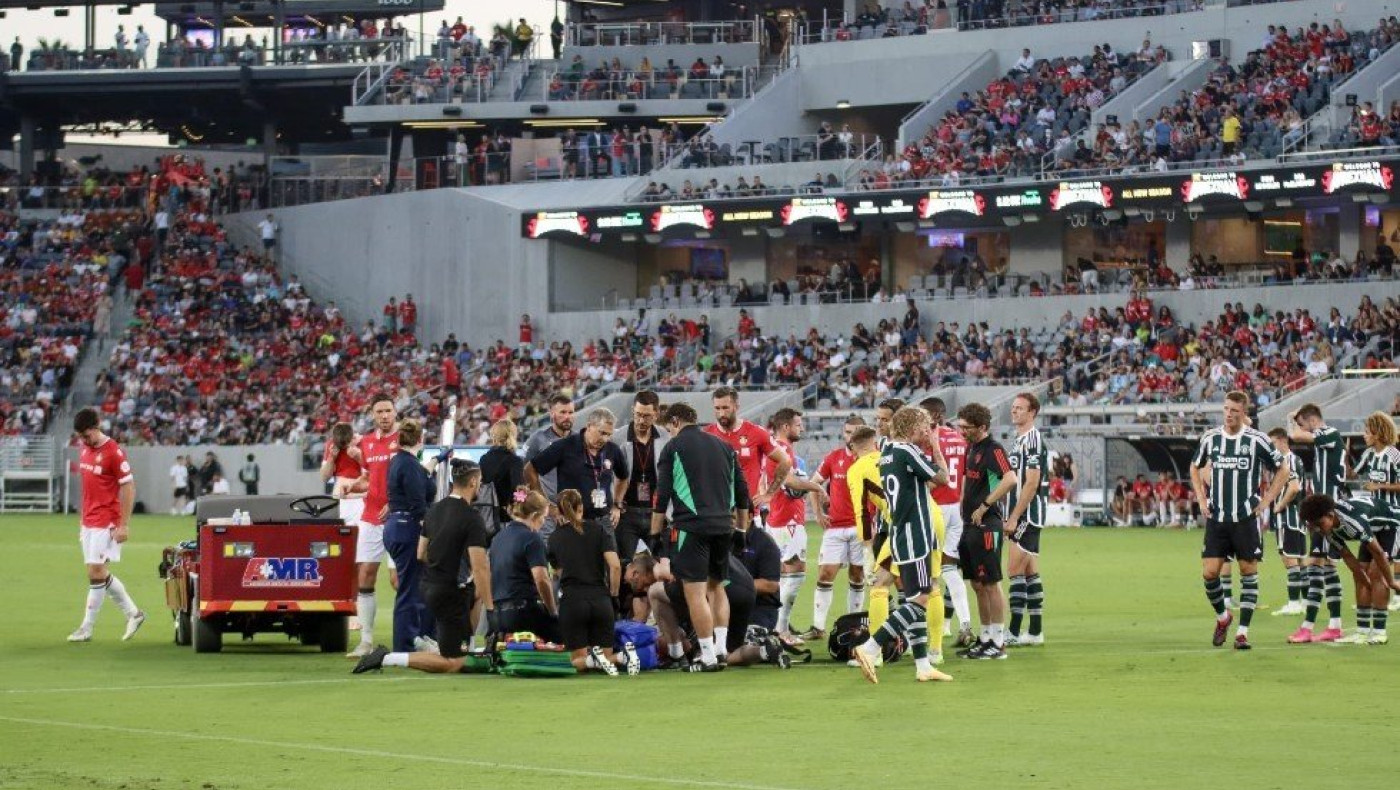 Υπέστη διάτρηση πνεύμονα ο Μάλιν της Ρέξαμ σε φιλικό με τη Γιουνάιτεντ