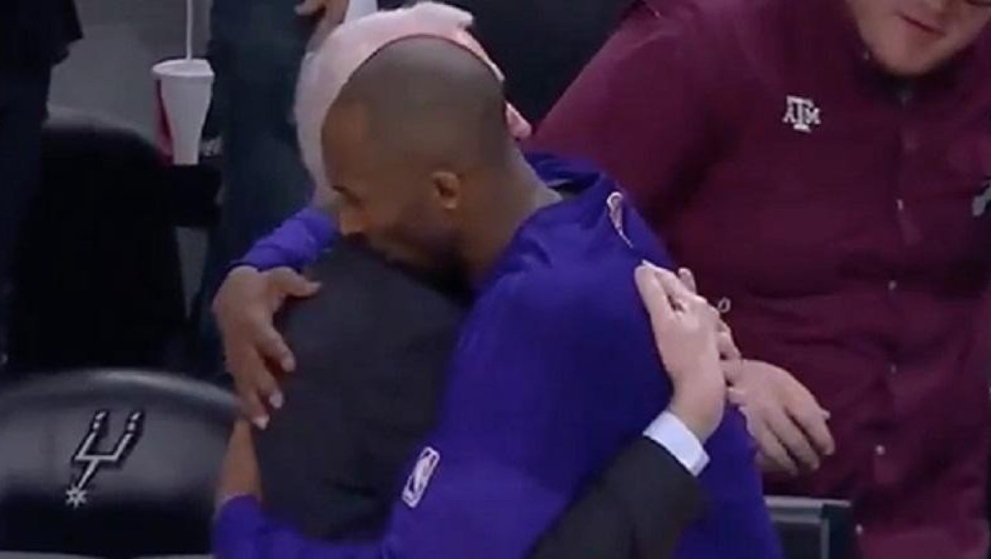 Η αγκαλιά δύο θρύλων (video)