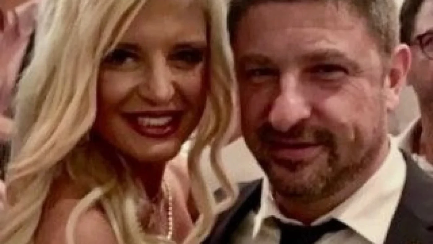 Το είδαμε κι αυτό: Η Μαρίνα Πατούλη στηρίζει τον διάδοχο του πρώην συζύγου της