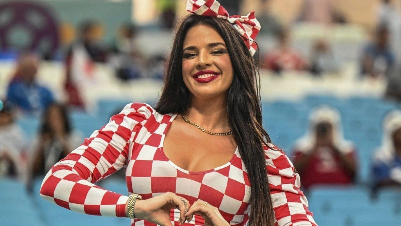 Ιβάνα Κνολ: Στη Μύκονο με το μπικίνι της στα χρώματα της Κροατίας