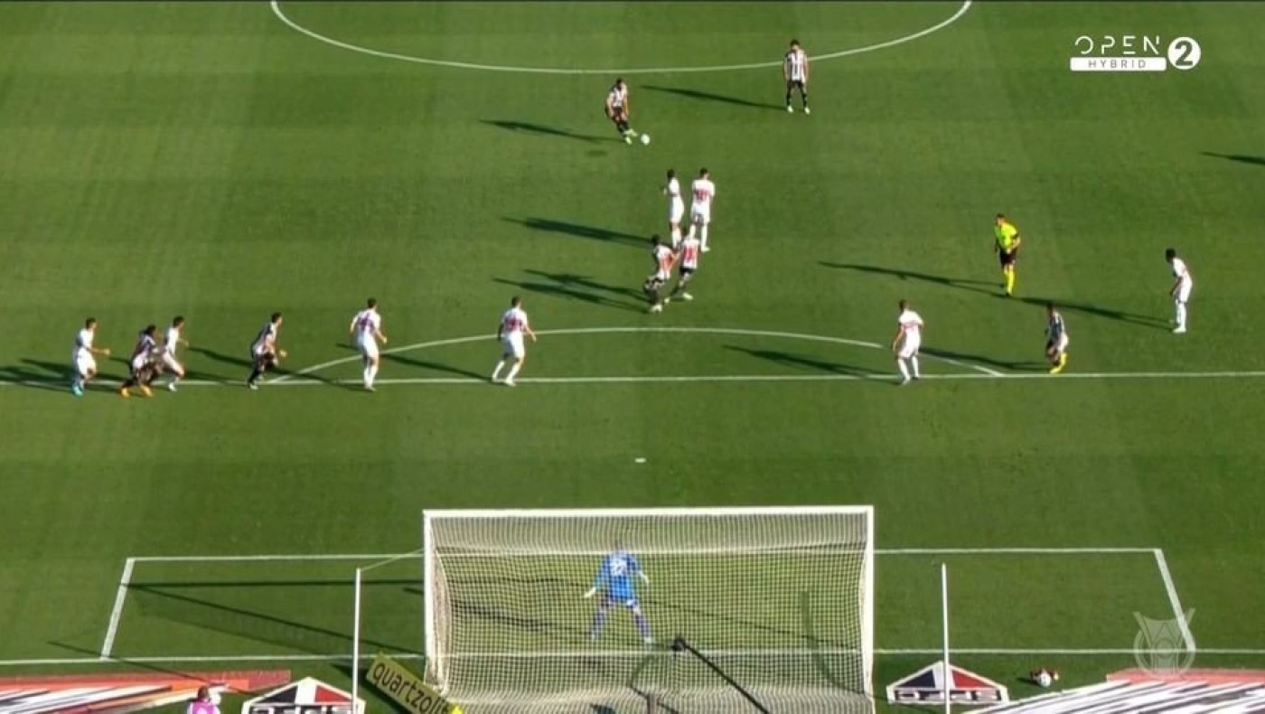 Γκολάρα... φωτοβολίδα του Χουλκ από τα 40 μέτρα