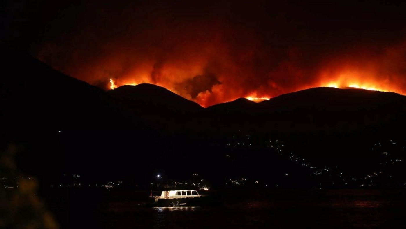 Δεν έσβησε η φωτιά στην Άσσηρο- Ενισχύονται οι επίγειες και εναέριες δυνάμεις