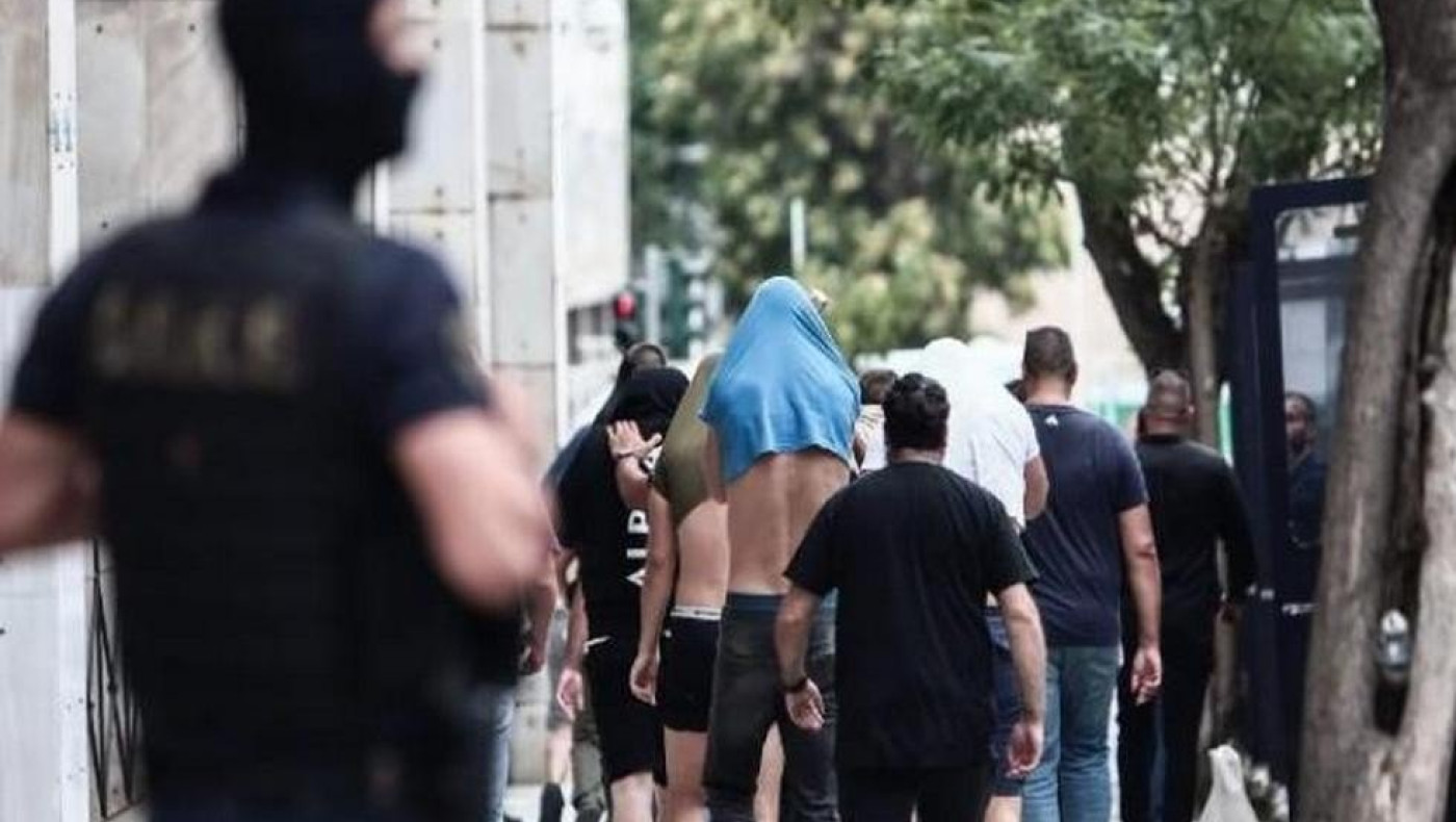 Νέα Φιλαδέλφεια: Τουλάχιστον 30 Έλληνες διαφεύγουν της σύλληψης