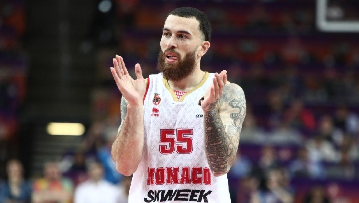 «Αποβολή» για Τζέιμς-Παραβίασε τον εσωτερικό κανονισμό της Μονακό