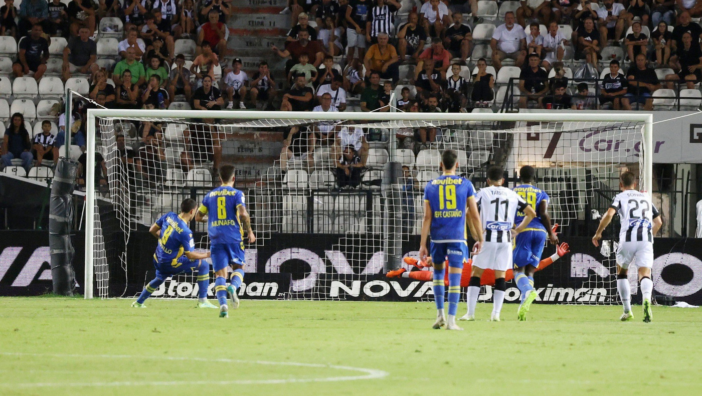 Μάντζης: «Κομβικό σημείο το χαμένο πέναλτι»