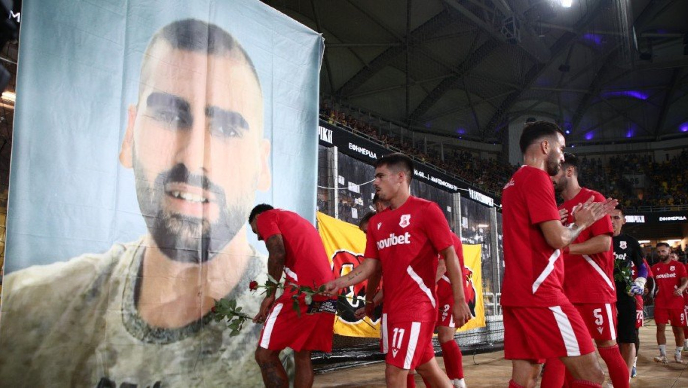 Οι παίκτες του Πανσερραϊκού τίμησαν τη μνήμη του Μιχάλη Κατσουρή