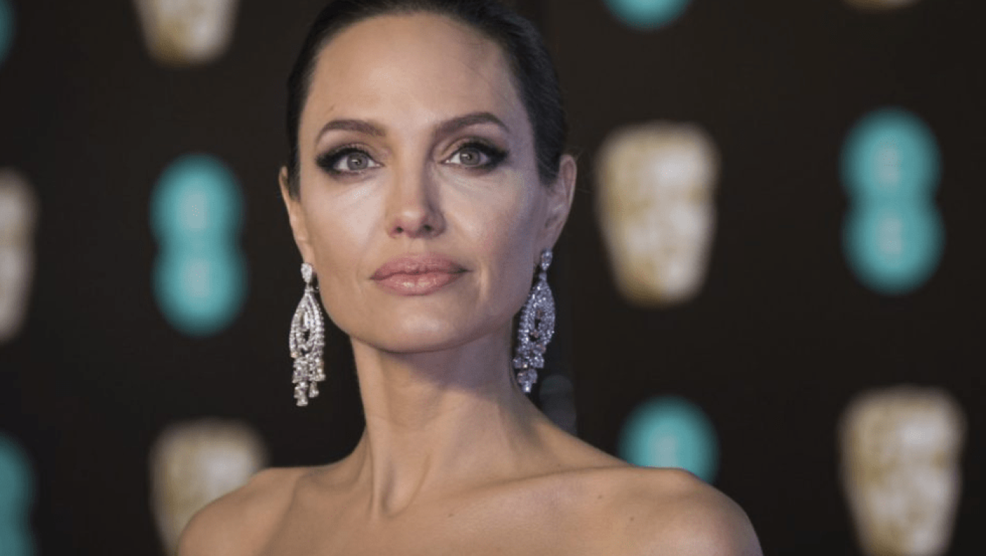 Αποκαλύφθηκε το μυστήριο με τα τατουάζ της Αντζελίνα Τζολί: Είναι τελικά καρφί στον Μπραντ Πιτ;