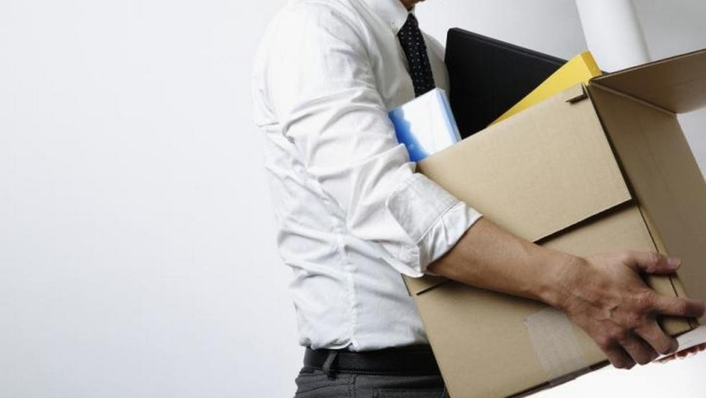 Τι αλλάζει στο καθεστώς της απόλυσης - Πότε μπορεί ο εργοδότης να παύσει εργαζόμενο χωρίς αποζημίωση