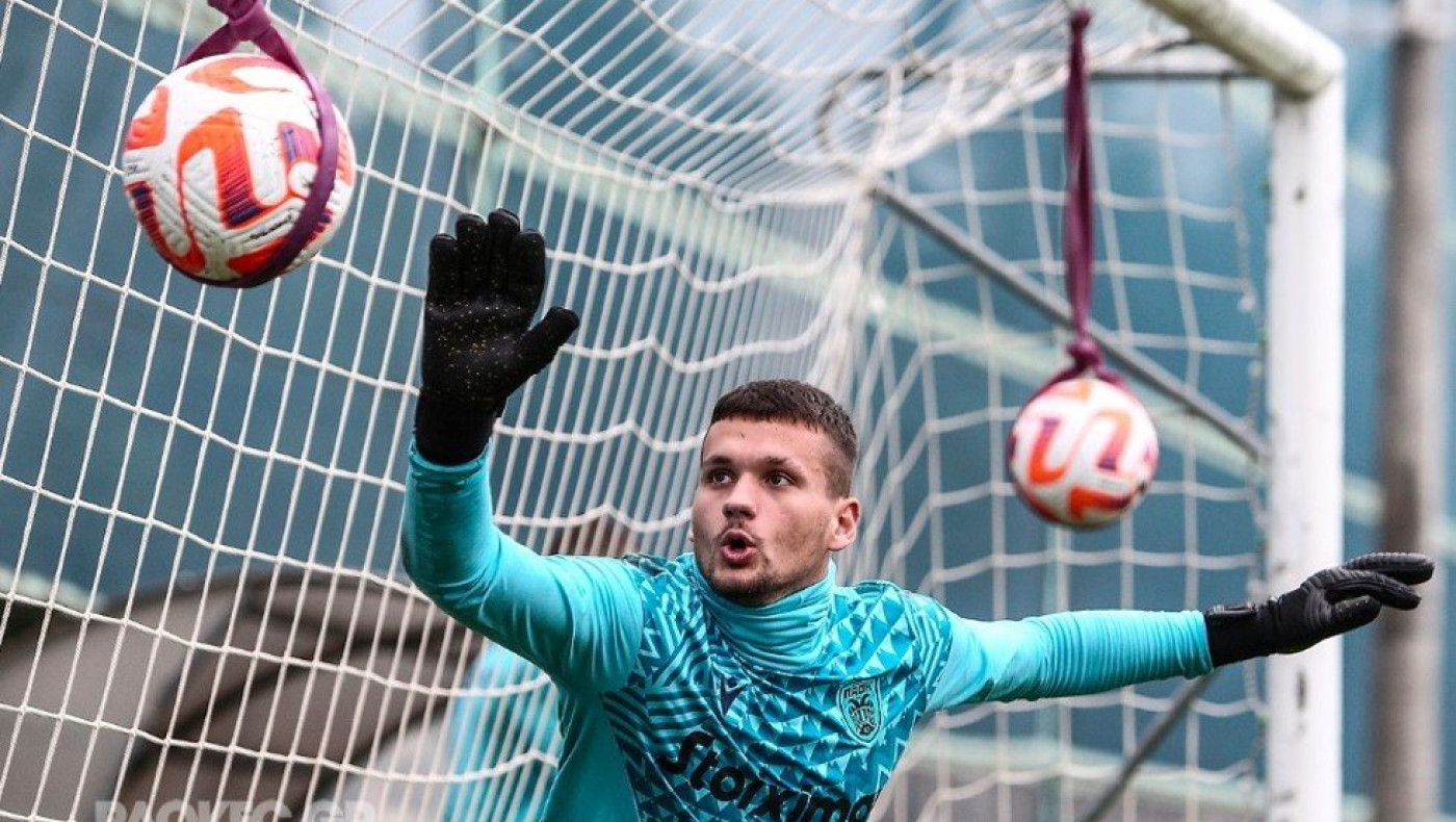 Μικρέ κράτα γερά, έχεις το μέλλον μπροστά σου!