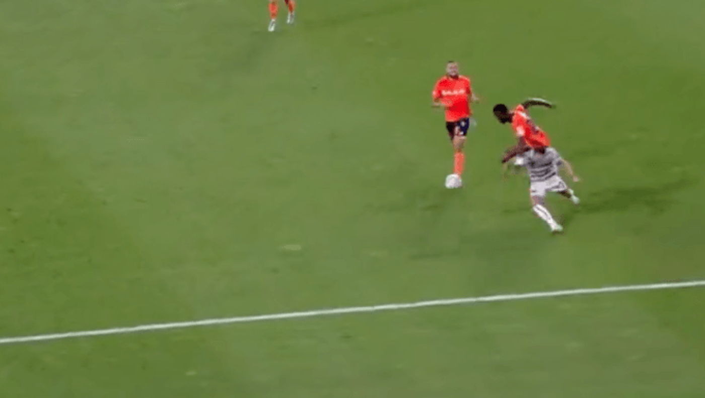 Αποβλήθηκε στο ντεμπούτο του ο Ουσεϊνού Μπα