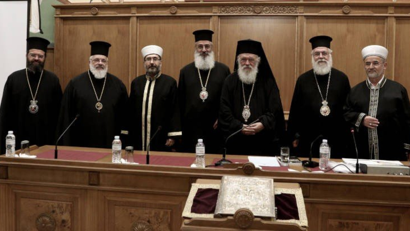 Νέες ταυτότητες: Γιατί δεν έχει τοποθετηθεί επίσημα η Ιερά Σύνοδος