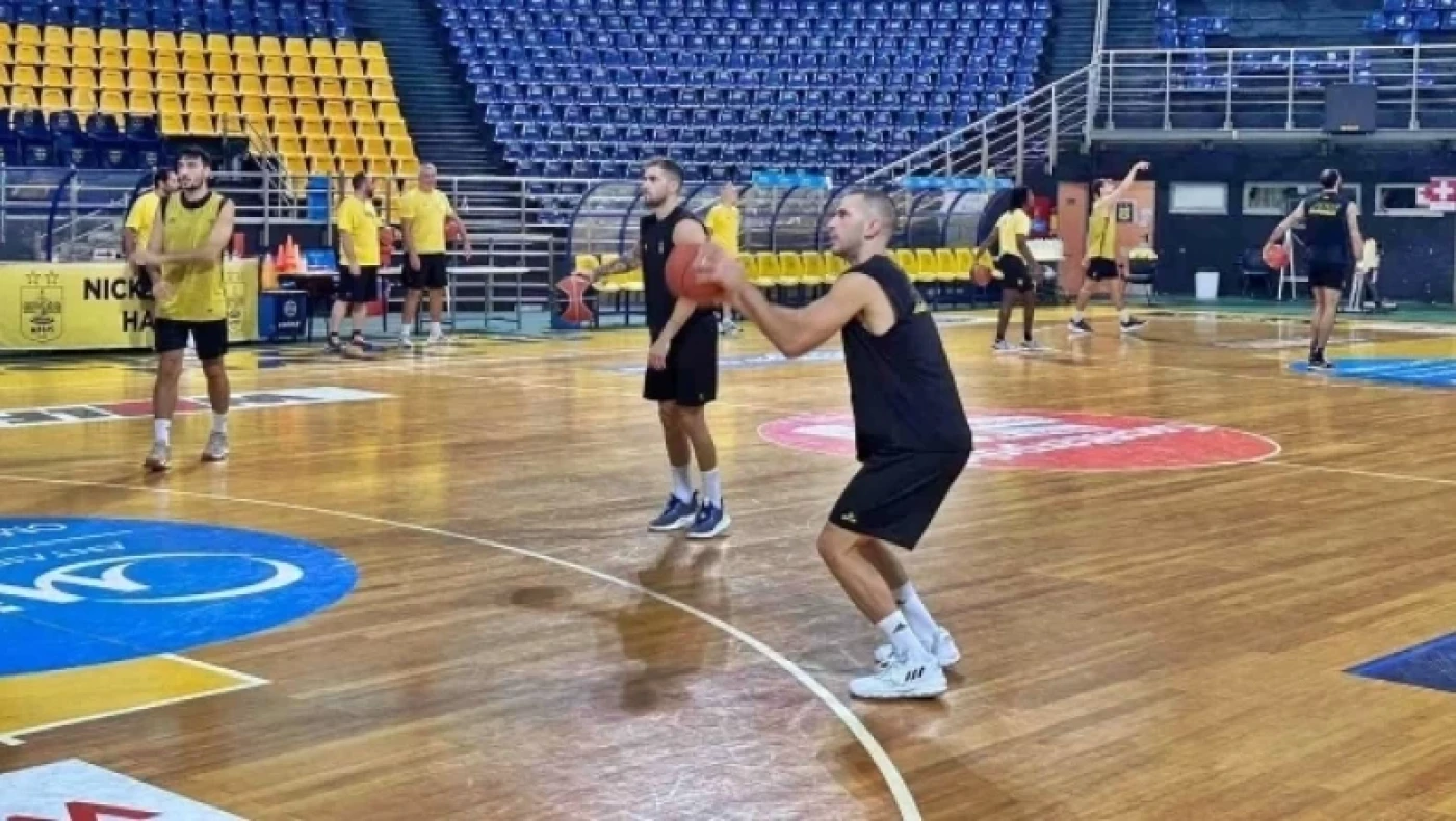 Με Μποχωρίδη και Γκάλινατ η προπόνηση του Άρη