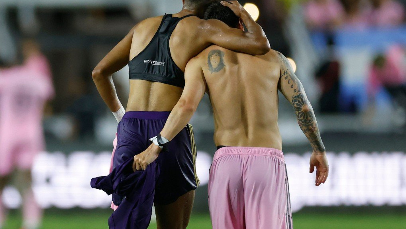 Ο λόγος που οι ποδοσφαιριστές φορούν αθλητικά σουτιέν στους αγώνες