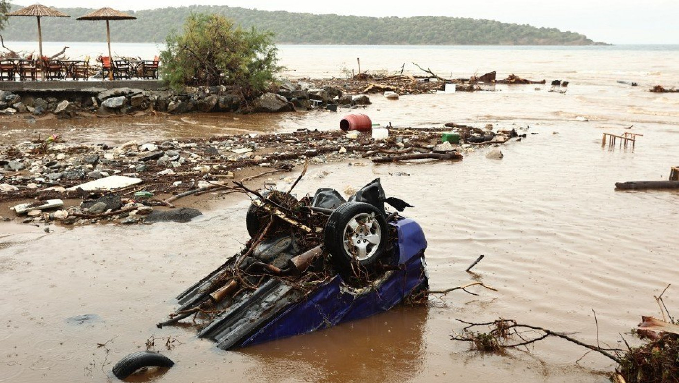Κουράσαμε και τις λέξεις χαμένοι στην ανικανότητα και τη βαρβαρότητα