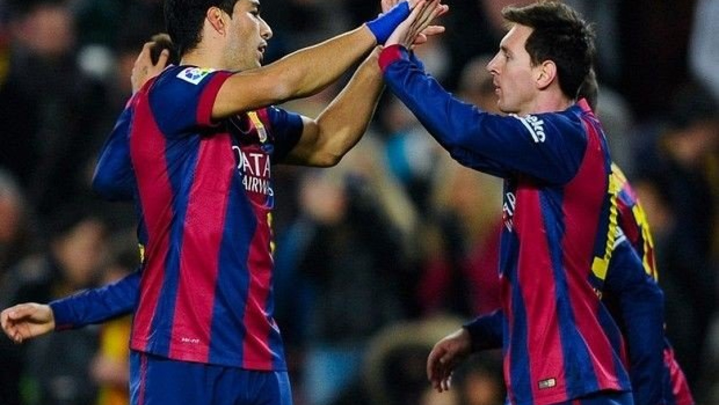 «Ποδιά» του Μέσι στον Σουάρες! (video)