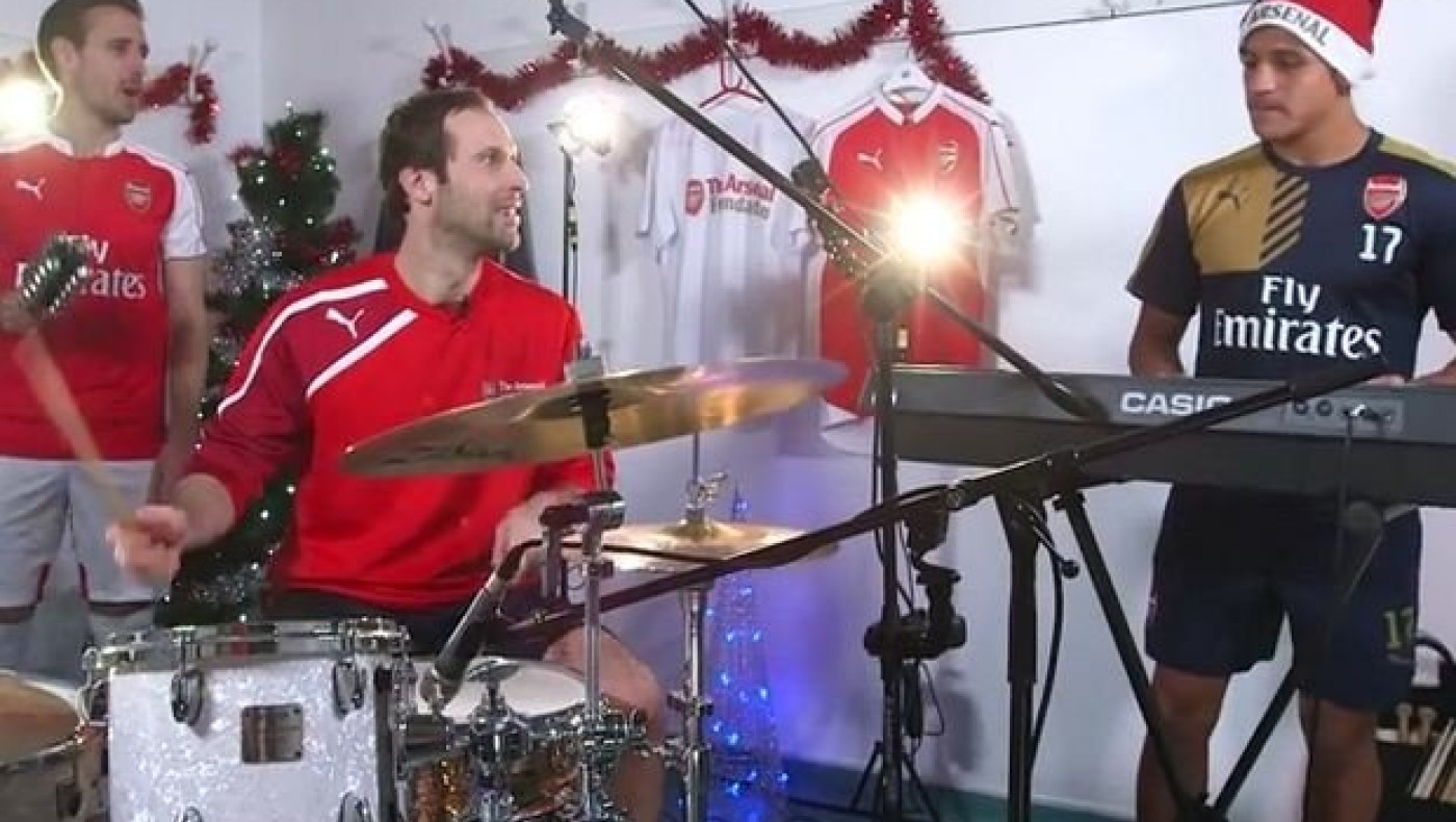 Συγκρότημα-Άρσεναλ για καλό σκοπό! (video)