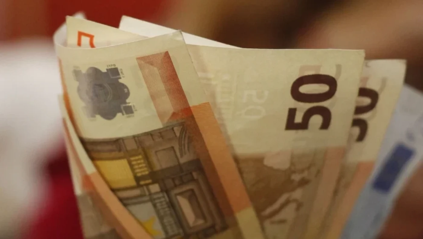 Στην Ελλάδα ζεις με 11.791 ευρώ τον χρόνο και στην Ευρώπη…