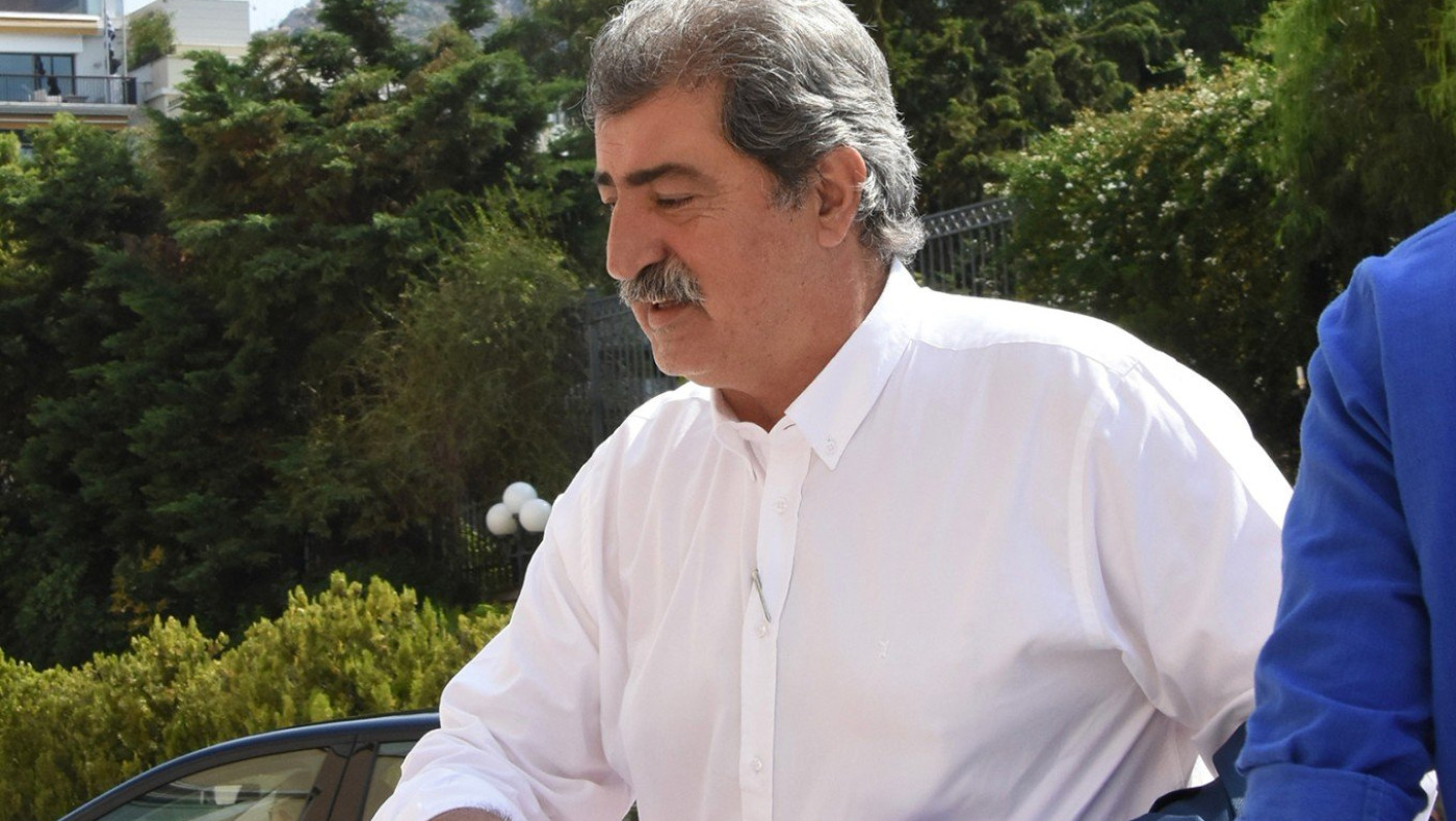 Παύλος Πολάκης: «Ζακετούλα να πάρετε!» - Ειρωνείες κατά Γεροβασίλη-Ζαχαριάδη