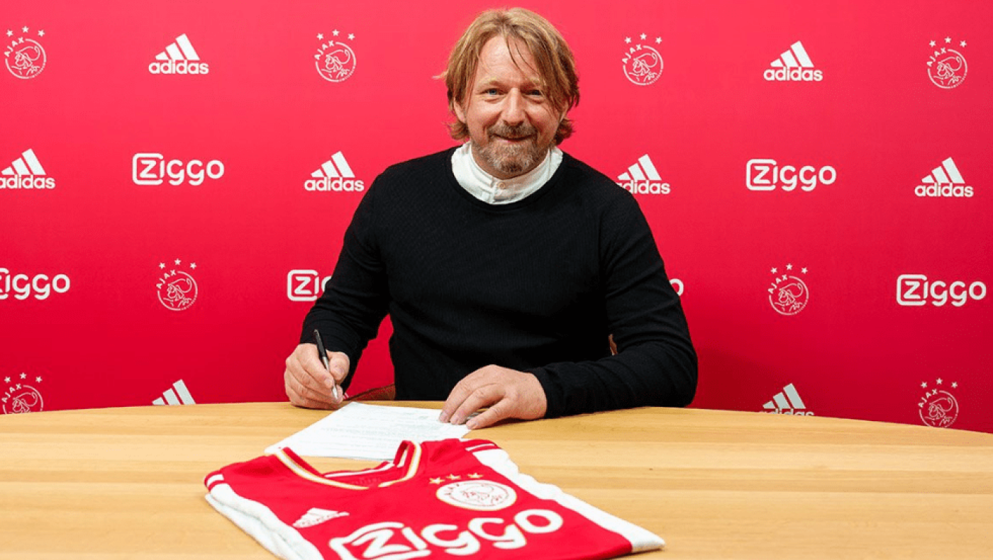 Καταγγέλλουν τον πρώην αθλητικό διευθυντή του Άγιαξ πως έκανε μεταγραφές μόνο από συγκεκριμένο μάνατζερ