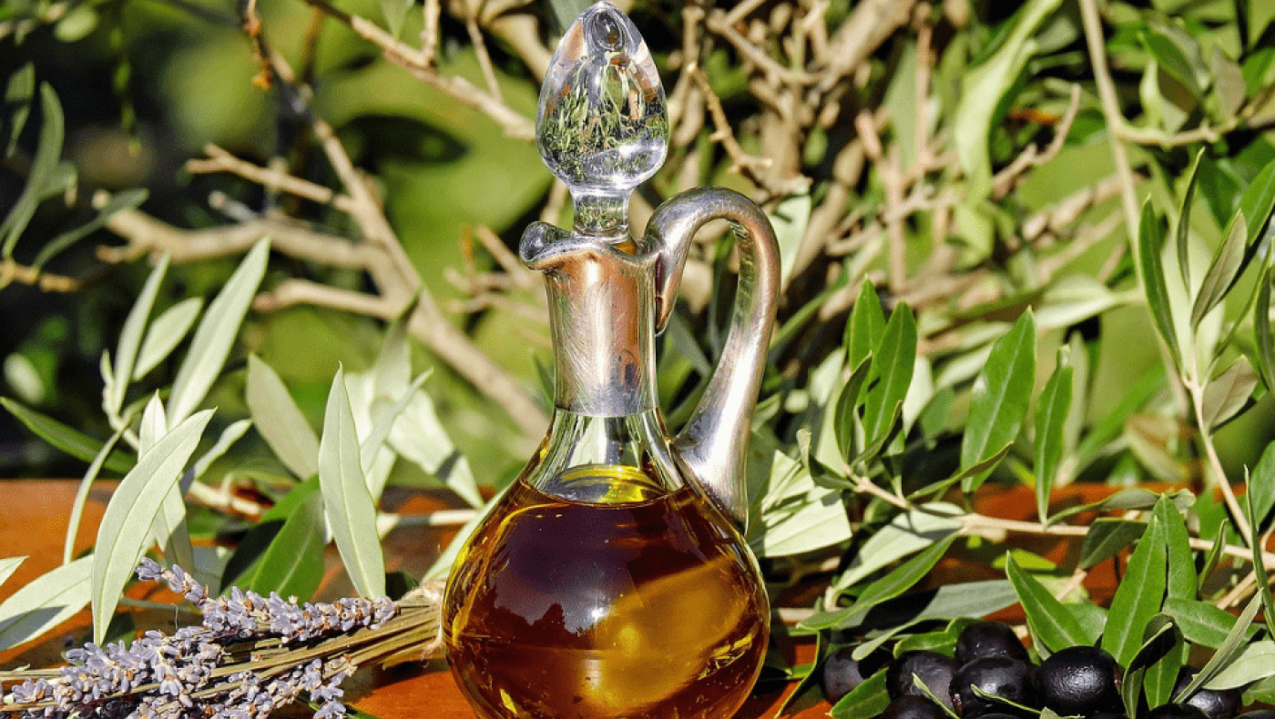Οι τρεις λόγοι που εκτοξεύουν και άλλο την τιμή του ελαιόλαδου!