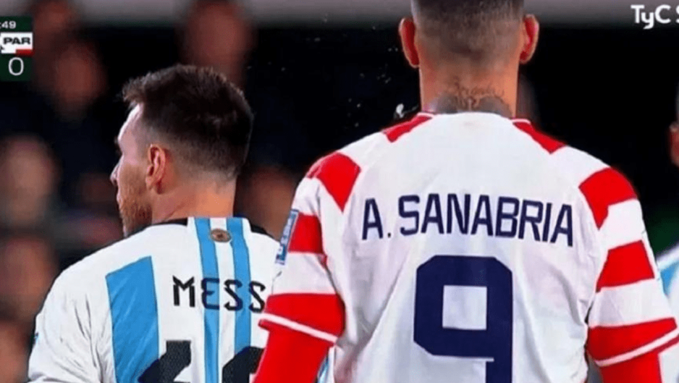 Εκτός εαυτού ο Σανάμπρια με τον Μέσι: Τον έφτυσε μετά από λογομαχία τους
