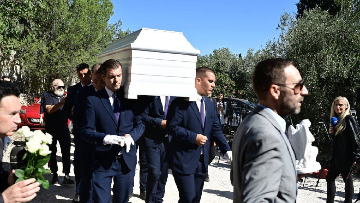 Μαίρη Χρονοπούλου: Το τελευταίο «πάρτι» και «αντίο» από συγγενείς και φίλους