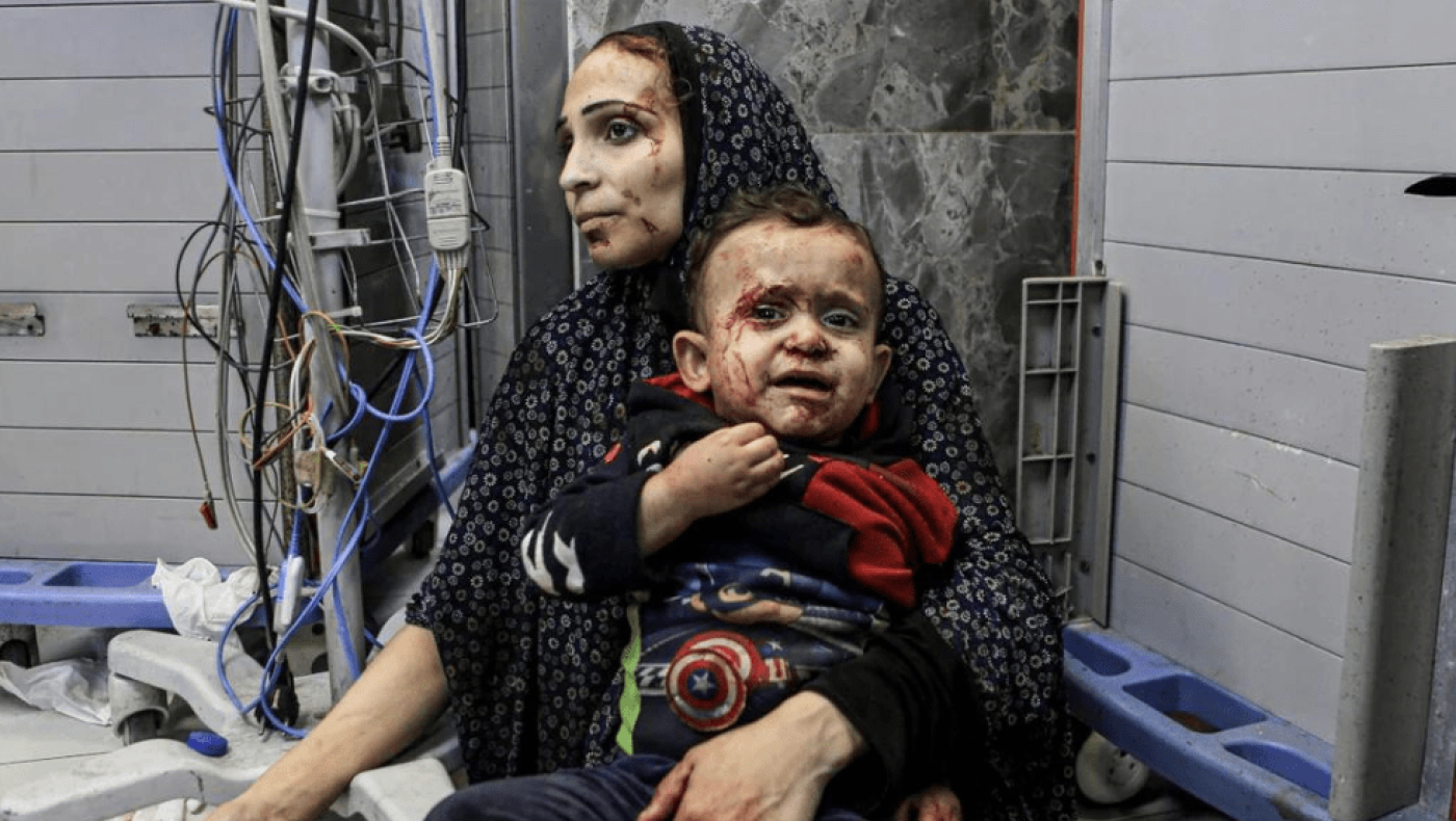 Σοκάρουν οι φωτό από το βομβαρδισμένο νοσοκομείο στη Γάζα: Σε ένα λεπτό σκοτώθηκαν όλοι, εικόνες φρίκης