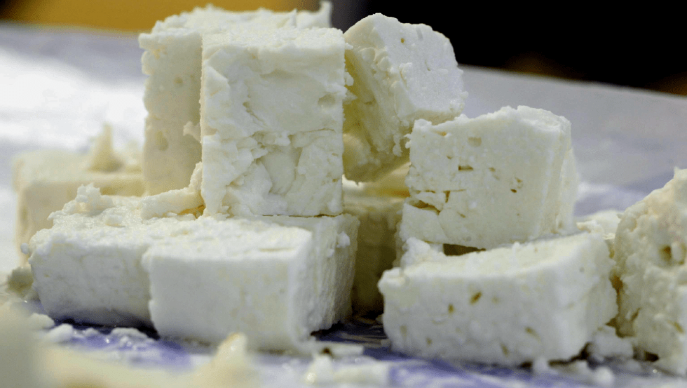 Το ακριβό γάλα και πώς φτάνει η φέτα στην Ευρώπη να πωλείται 20 ευρώ