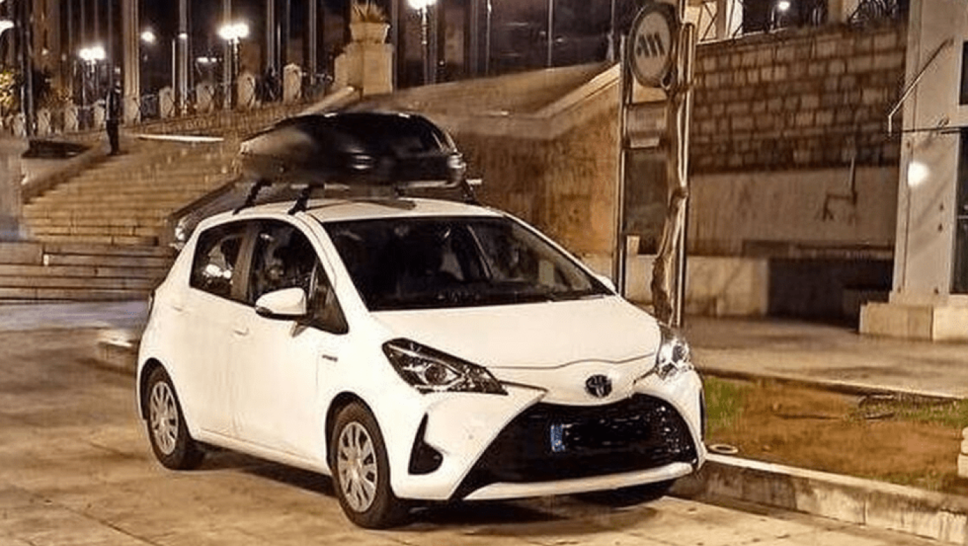 Ελλάδα 2.0: Οδηγός πάρκαρε το αυτοκίνητό του στην πλατεία Συντάγματος