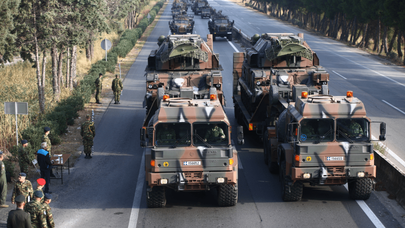 Εντυπωσιακές εικόνες από την πρόβα για τη στρατιωτική παρέλαση